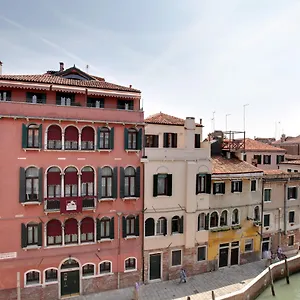 Palazzo Schiavoni Residenza D'epoca & Suite-apartments Gasthuis